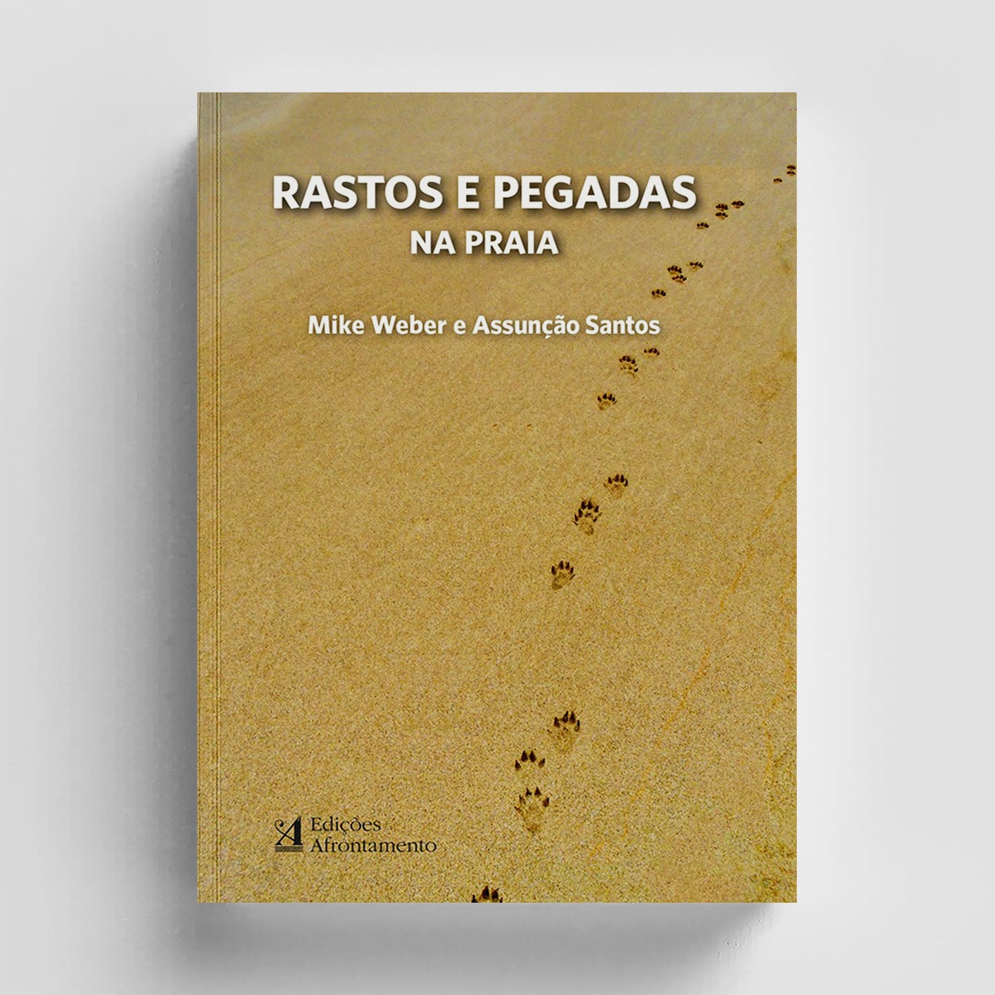 Rastos e Pegadas na Praia